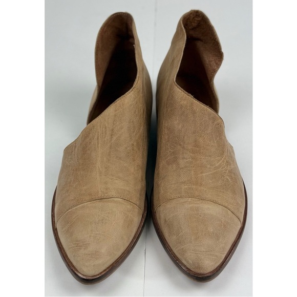 Free People Royale Beige Leather Pointed Toe Flats, size 8.5 / 39 - Picture 3 of 8